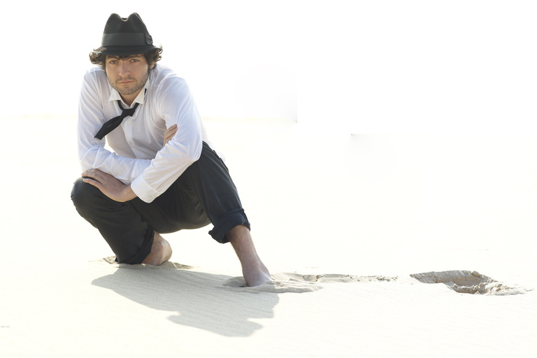 Laurent Seroussi - MAtt plage accroupi.jpg