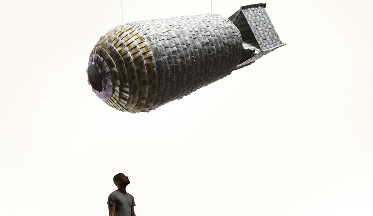 Laurent Seroussi - Shoot Monney serré.jpg