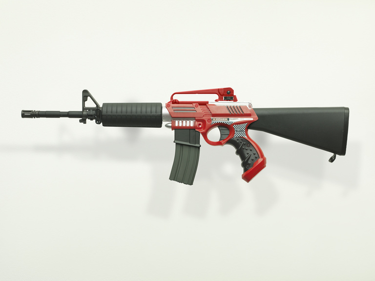 Laurent Seroussi - M16-pistolet rouge 2.jpg